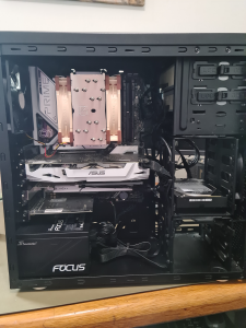 Werkstation opgebouwd met Asus moederbord en Intel i9 processor