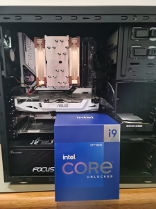Werkstation opgebouwd met Asus moederbord en Intel i9 processor